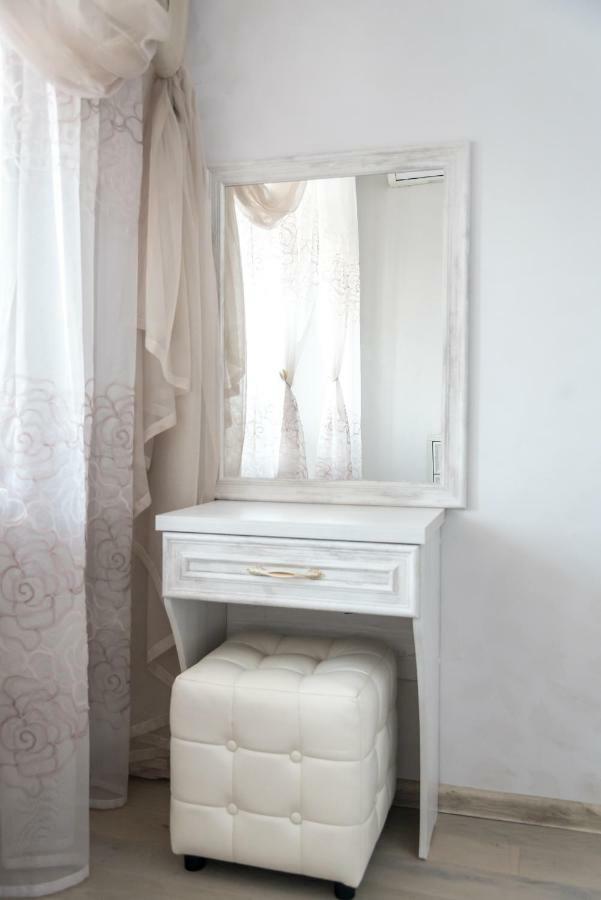 Spacious And Cozy Apartment In Bishkek Center Luaran gambar