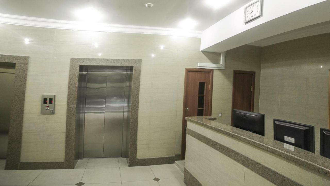 Spacious And Cozy Apartment In Bishkek Center Luaran gambar